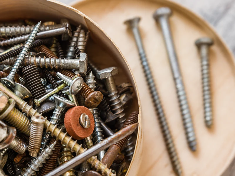 Bu lông khung và Eyebolts - Chốt là thành phần quan trọng để kết nối và sửa chữa các thành phần khác nhau trong các lĩnh vực xây dựng, ô tô, hàng không vũ trụ và điện tử
